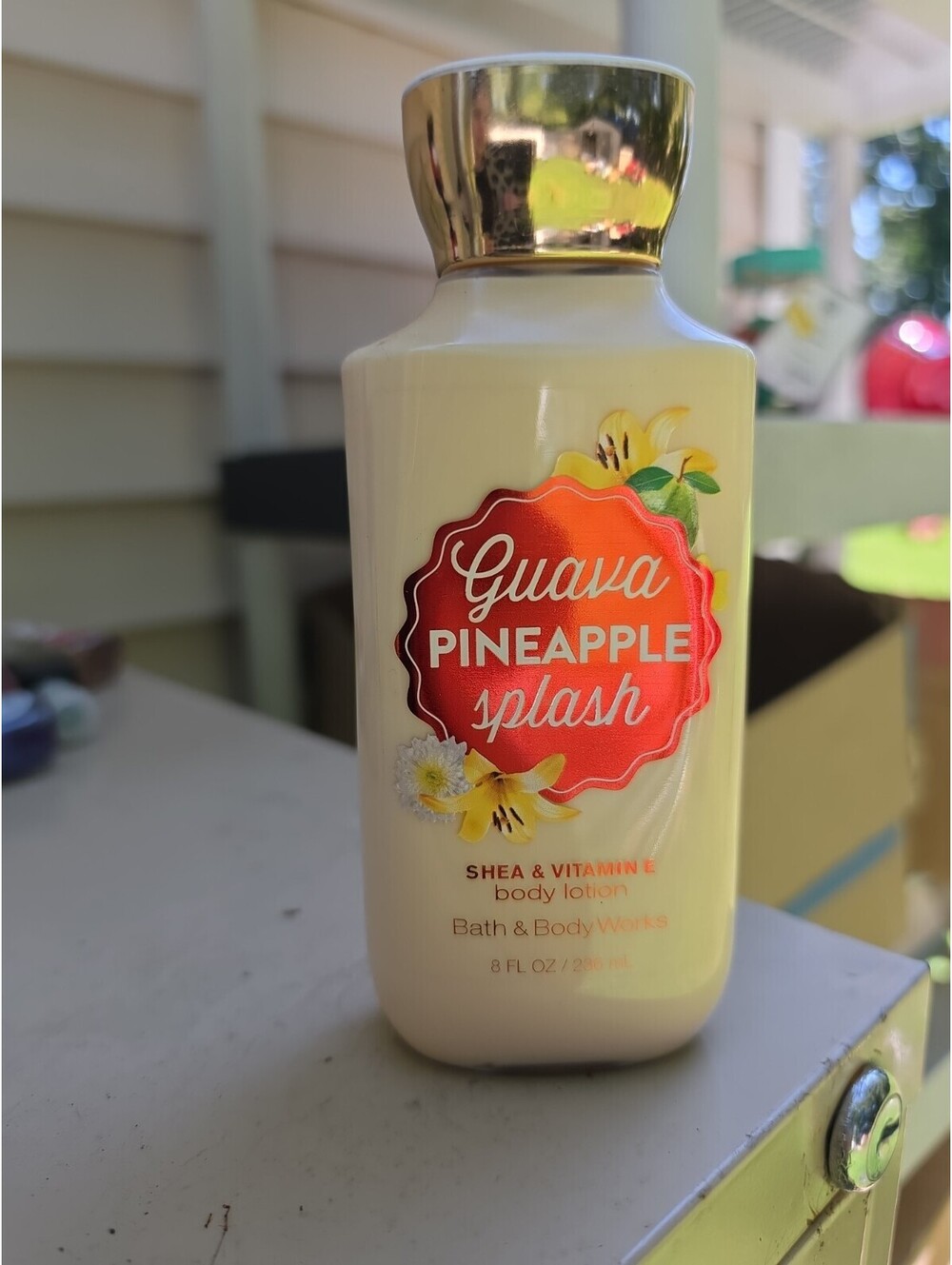 BATH & BODY WORKS Body Lotion GUAVA PINEAPPLE Shea Vitamin E 8 fl oz